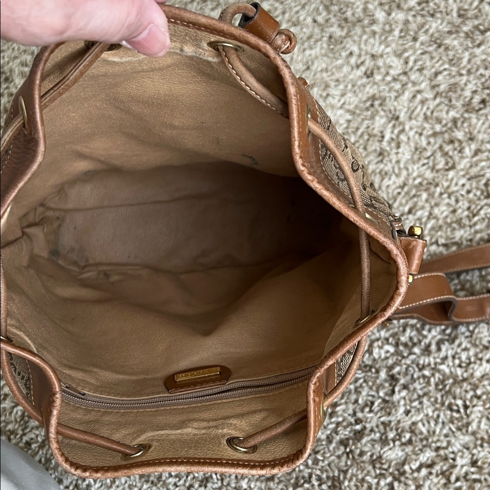 Gucci Brown GG Canvas Drawstring Shoulder Bag with Tan Leather Trim - Picture 8 of 16